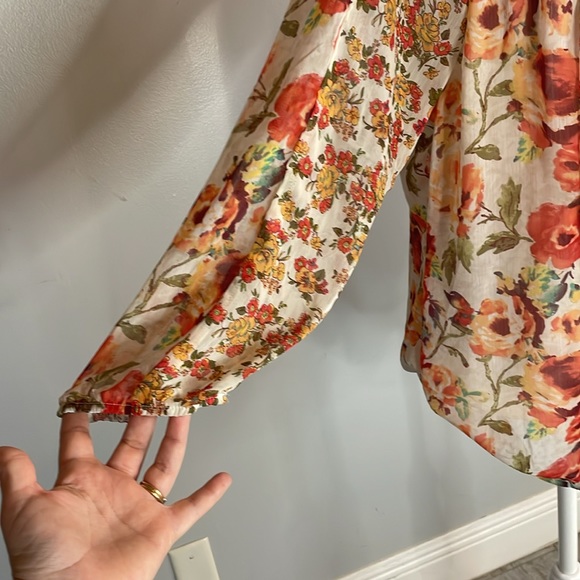 [Hope Springs] “Ivory Mixed Floral” Blouse - Size Medium NWT - Picture 3 of 5